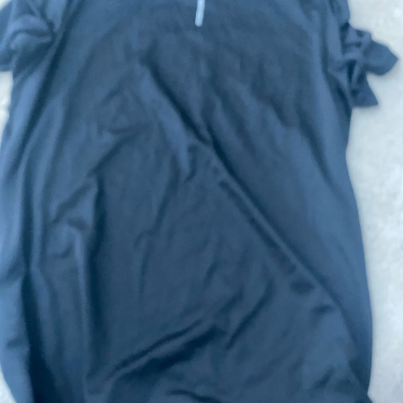 Men’s Nike dryfit shirt - Picture 3 of 4